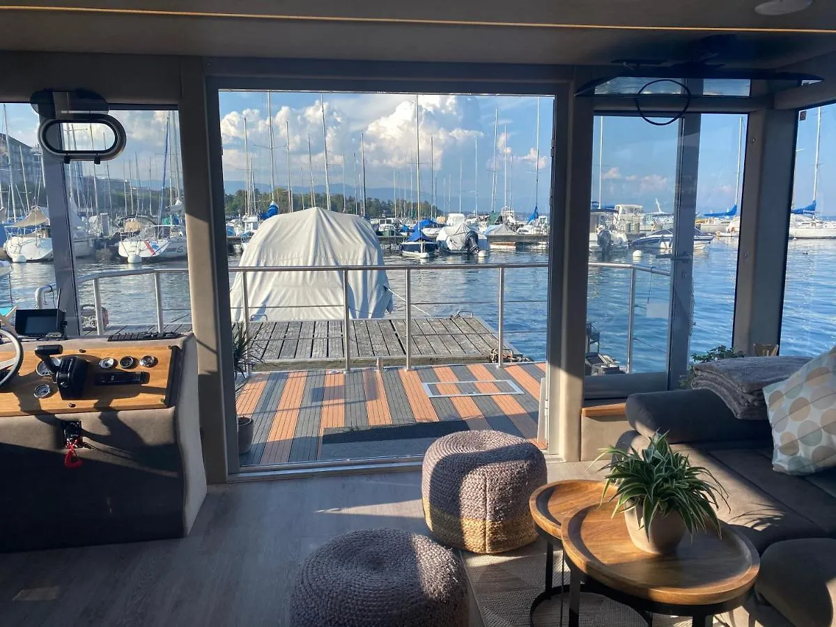 Botel Houseboat - Dormez Sur Le Lac Hotel Geneva