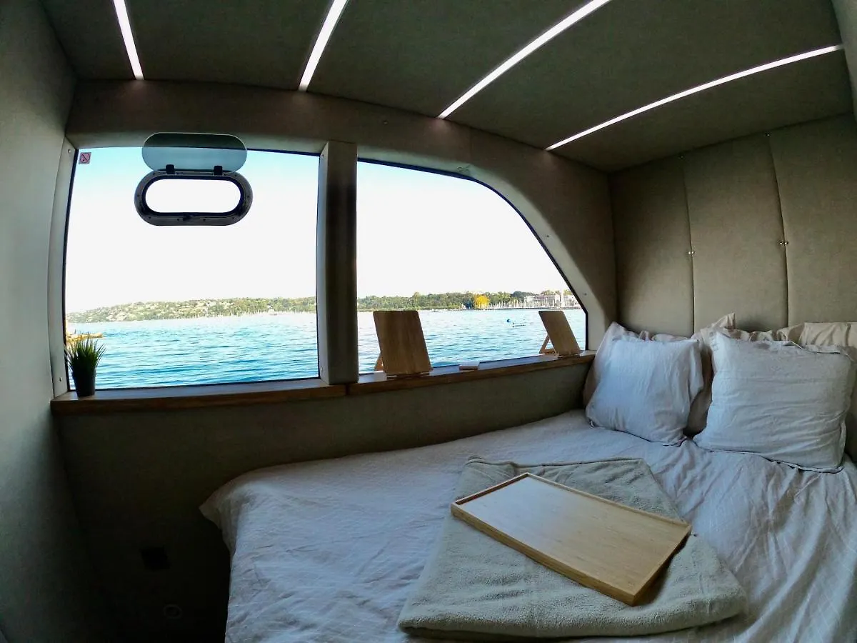Houseboat - Dormez Sur Le Lac Hotel Geneva Botel